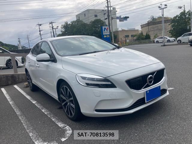 Volvo V40 2018-03 7880323-1