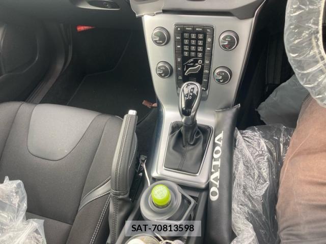 Volvo V40 2018-03 7880323-21