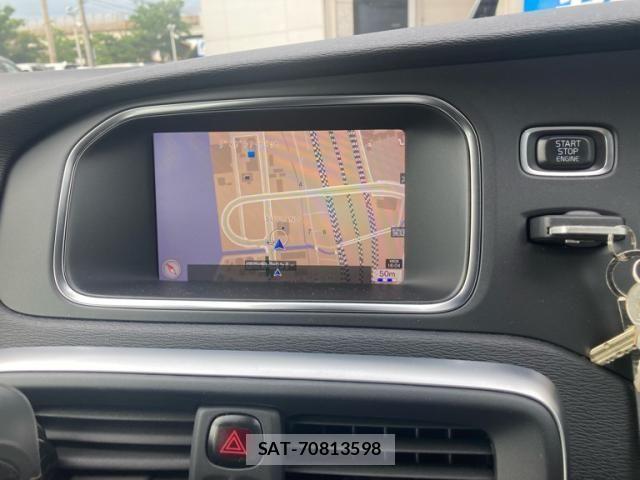 Volvo V40 2018-03 7880323-24