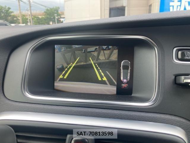Volvo V40 2018-03 7880323-25