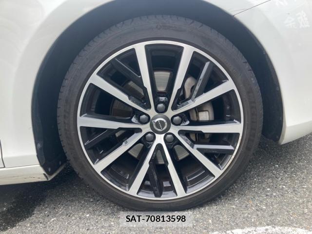 Volvo V40 2018-03 7880323-6