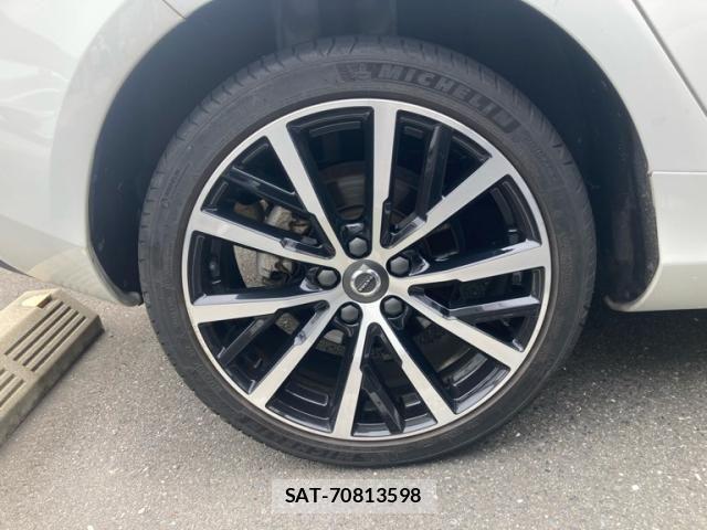 Volvo V40 2018-03 7880323-7