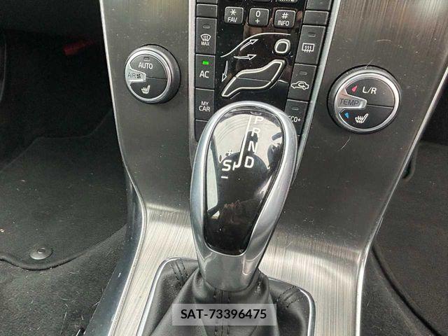 Volvo V40 2015-08 7964307-9
