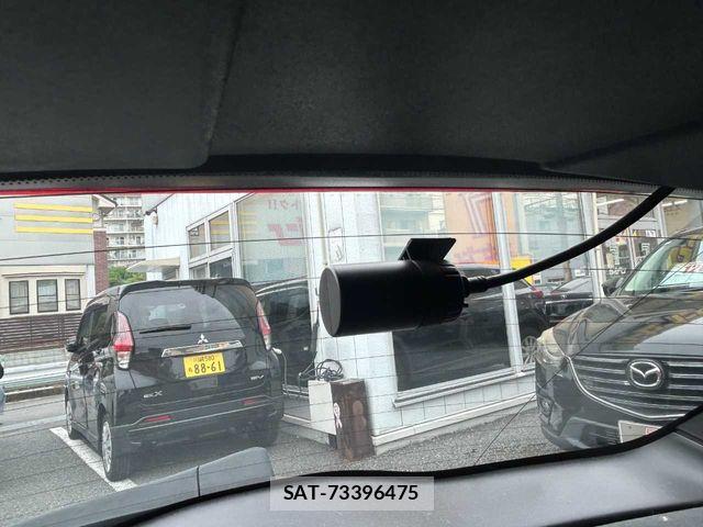 Volvo V40 2015-08 7964307-11