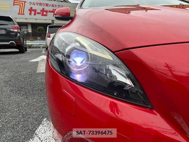 Volvo V40 2015-08 7964307-14