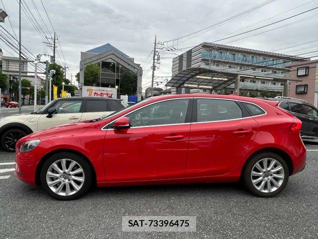 Volvo V40 2015-08 7964307-27