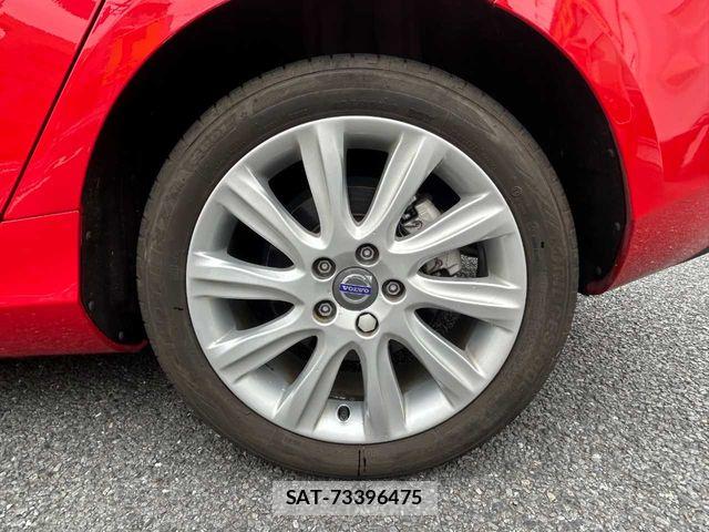 Volvo V40 2015-08 7964307-29