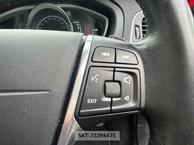 Volvo V40 2015-08 7964307-8