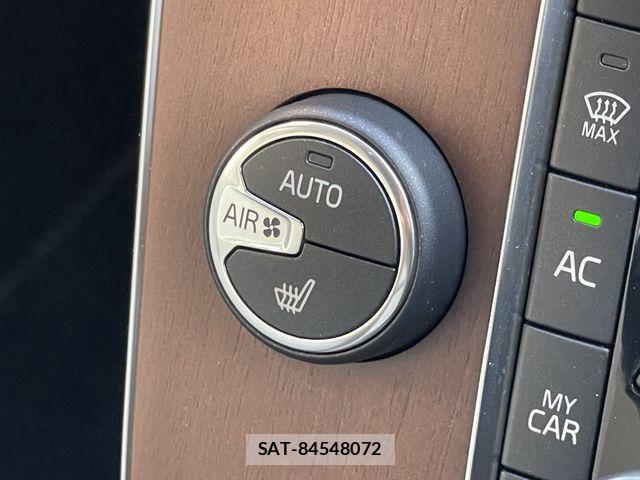 Volvo V40 2017-12 7981470-11