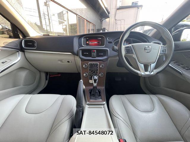 Volvo V40 2017-12 7981470-1