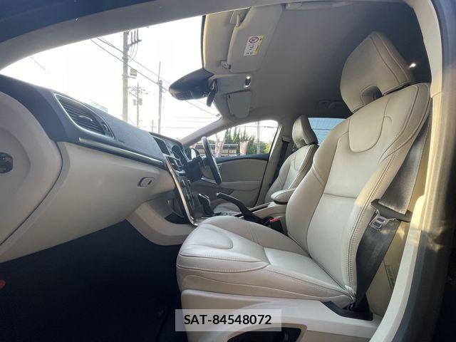 Volvo V40 2017-12 7981470-20