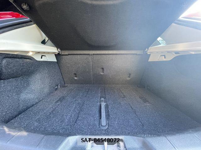 Volvo V40 2017-12 7981470-23