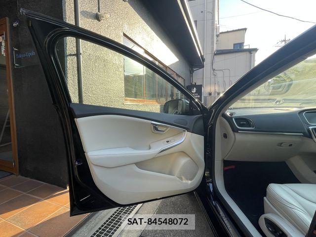 Volvo V40 2017-12 7981470-26