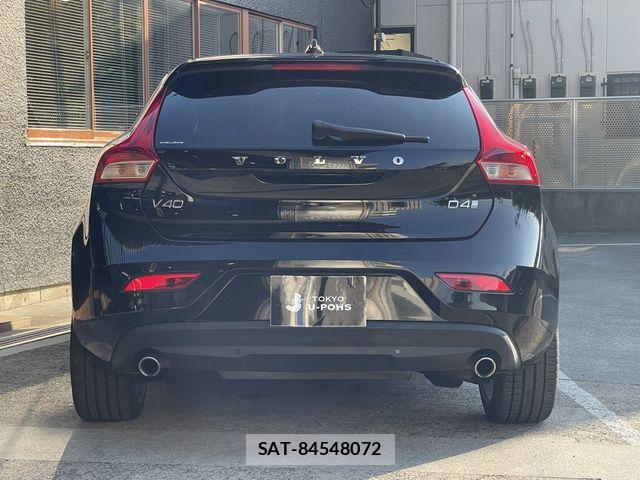 Volvo V40 2017-12 7981470-29
