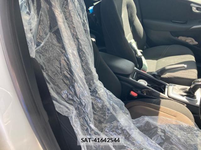 Volvo V40 2015-09 7981468-9