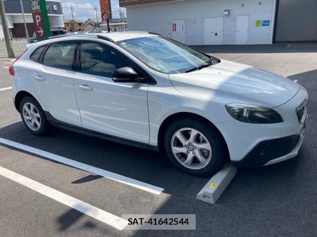 Volvo V40 2015-09 7981468-1
