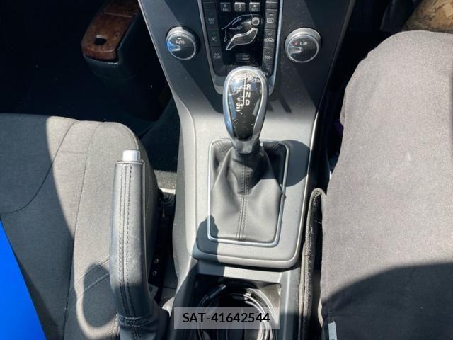 Volvo V40 2015-09 7981468-19