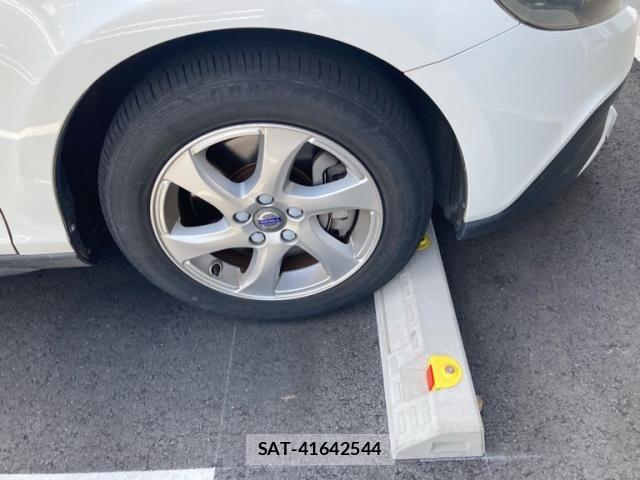 Volvo V40 2015-09 7981468-7