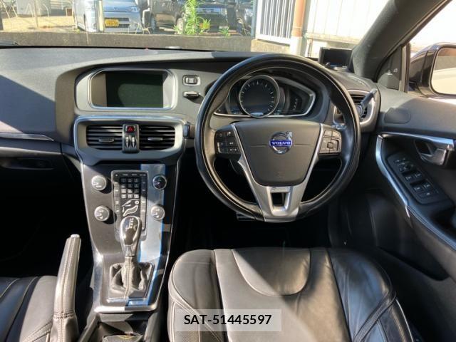 Volvo V40 2013-09 8039038-9