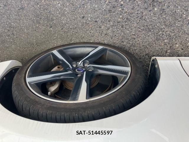 Volvo V40 2013-09 8039038-4