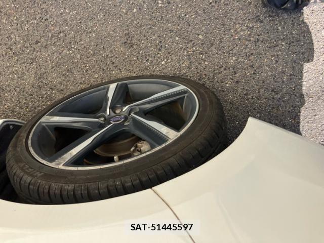 Volvo V40 2013-09 8039038-5