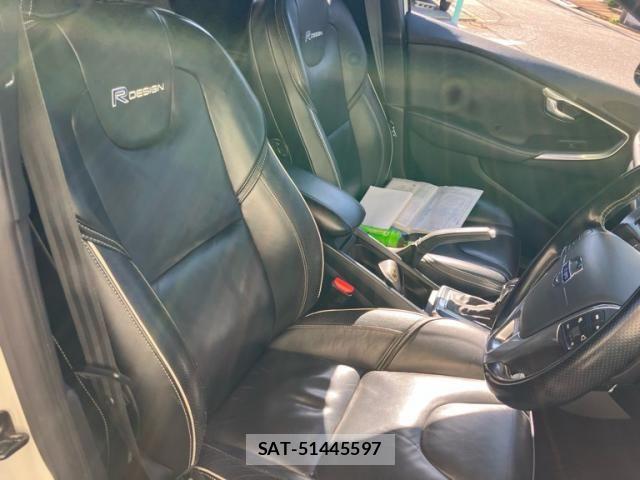 Volvo V40 2013-09 8039038-7