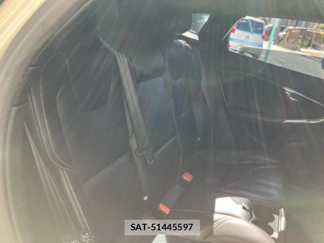 Volvo V40 2013-09 8039038-8