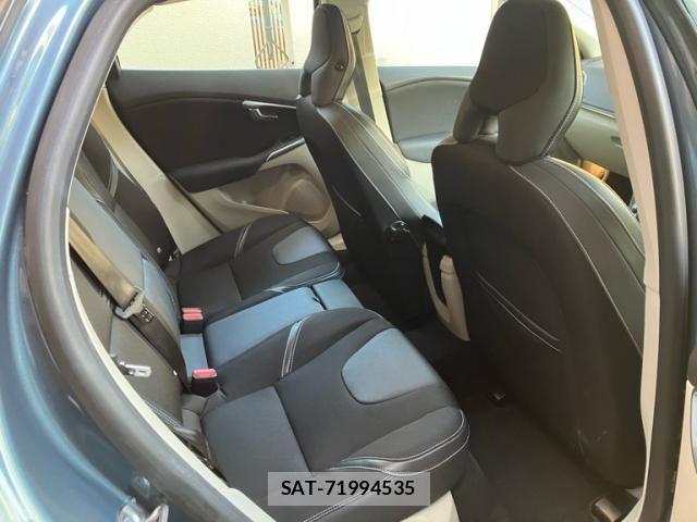 Volvo V40 2013-10 8039037-14