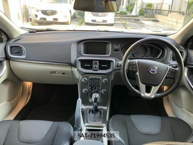 Volvo V40 2013-10 8039037-15