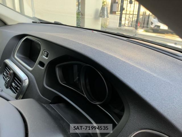 Volvo V40 2013-10 8039037-17