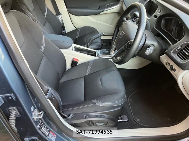 Volvo V40 2013-10 8039037-22