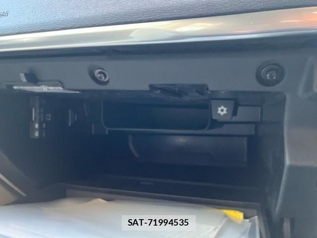 Volvo V40 2013-10 8039037-23