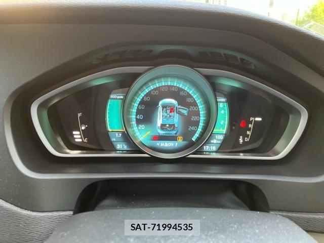Volvo V40 2013-10 8039037-26