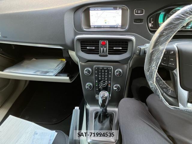 Volvo V40 2013-10 8039037-27