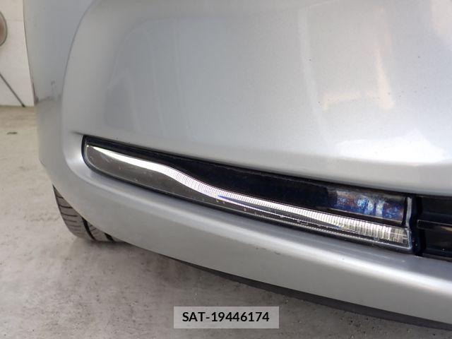 Volvo V40 2013-06 8076062-9