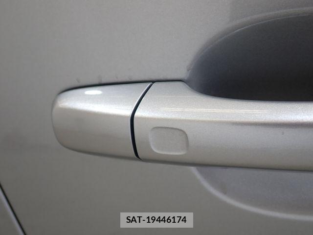Volvo V40 2013-06 8076062-11