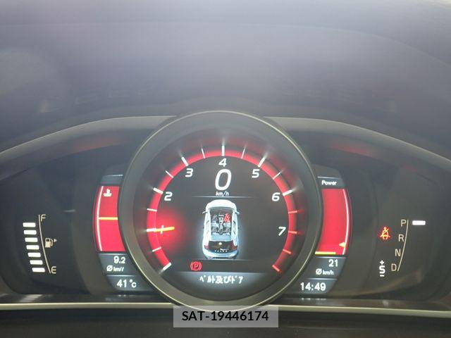 Volvo V40 2013-06 8076062-12