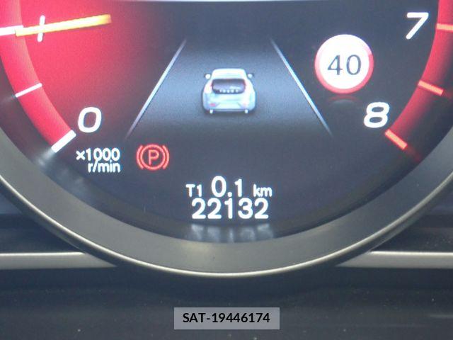Volvo V40 2013-06 8076062-13