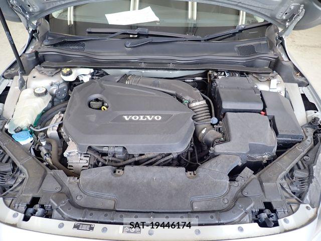 Volvo V40 2013-06 8076062-24