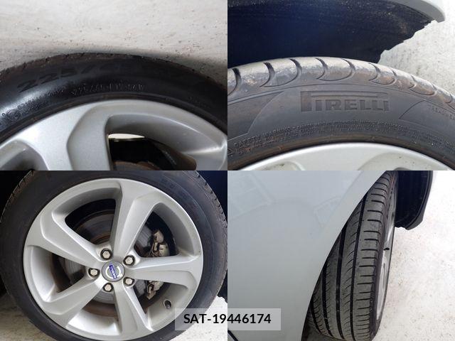 Volvo V40 2013-06 8076062-25