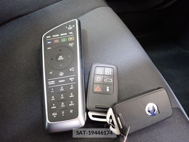 Volvo V40 2013-06 8076062-28