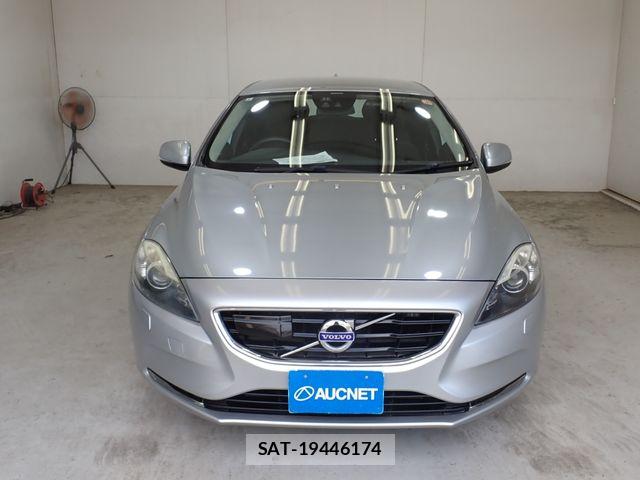 Volvo V40 2013-06 8076062-4