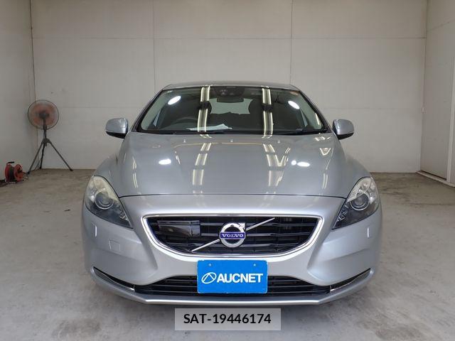 Volvo V40 2013-06 8076062-5