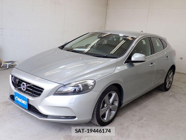 Volvo V40 2013-06 8076062-6