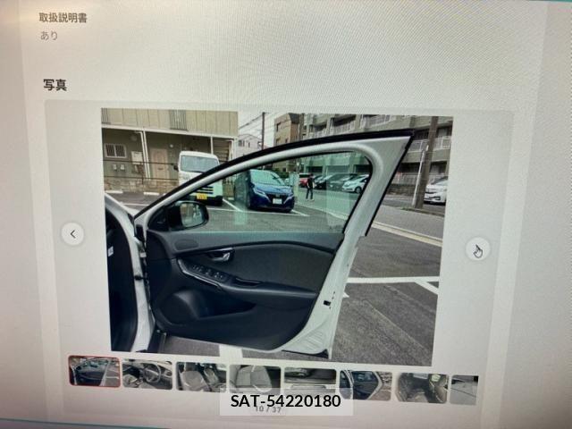 Volvo V40 2018-12 8102537-9