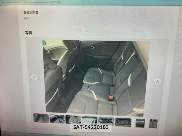 Volvo V40 2018-12 8102537-22