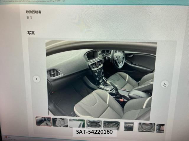 Volvo V40 2018-12 8102537-23