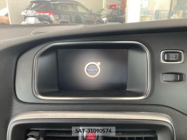 Volvo V40 2018-03 8102538-21