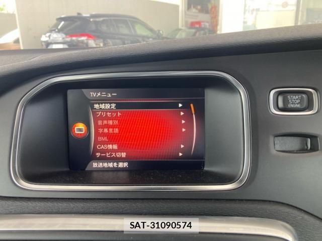 Volvo V40 2018-03 8102538-23