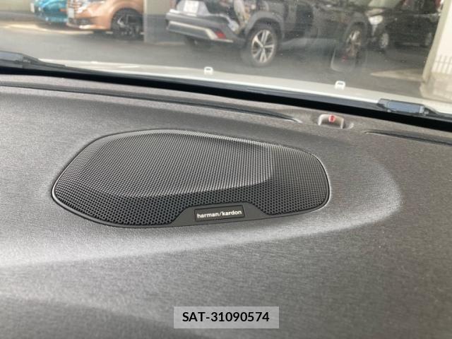 Volvo V40 2018-03 8102538-24